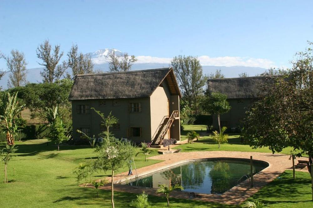 Weru Weru River Lodge Exterior photo