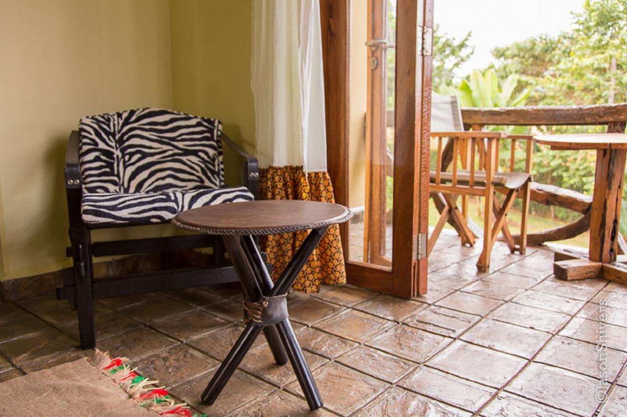 Weru Weru River Lodge Room photo